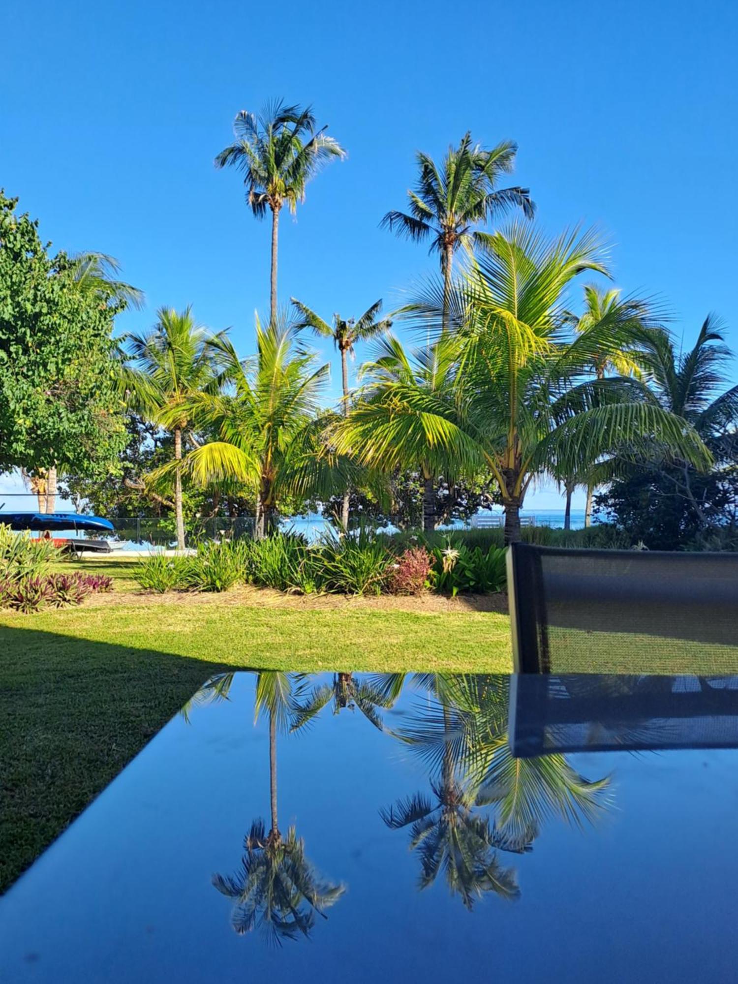 Caplage - Beachfront Ground Floor In Apartament Tamarin